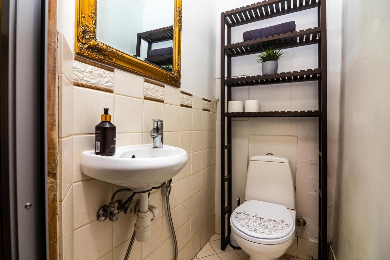 Spacious Old Town 3 Bedroom Flat *