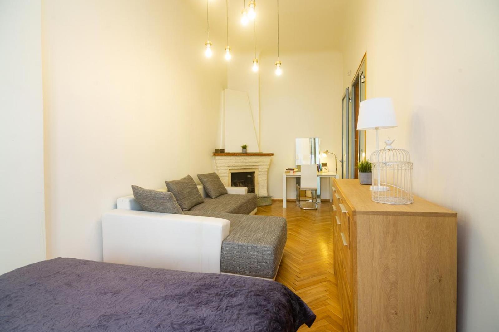 Dzīvoklis Spacious Old Town 3 Bedroom Flat